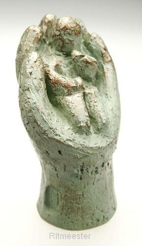 Beeld 15d in Zijn hand 9 cm groen
