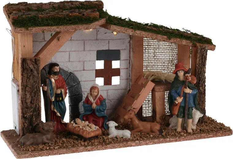 MDF Stable with 7 nativity figurines LED